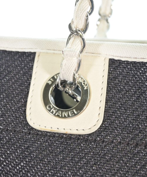 CHANEL กระเป๋าถือขนาดใหญ่