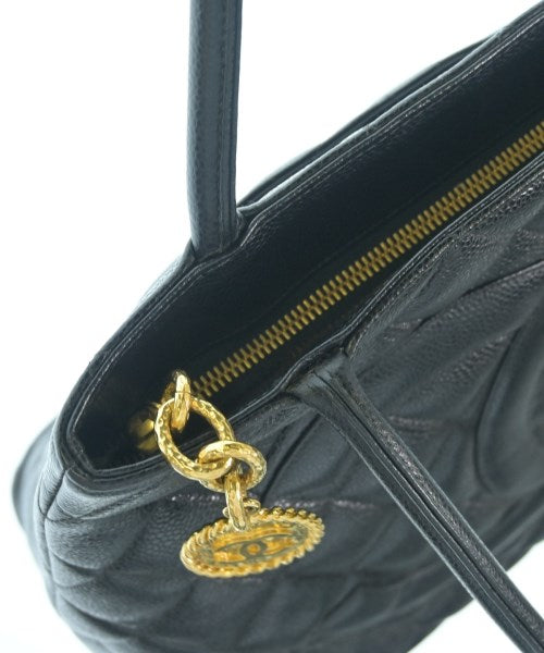 CHANEL กระเป๋าถือ