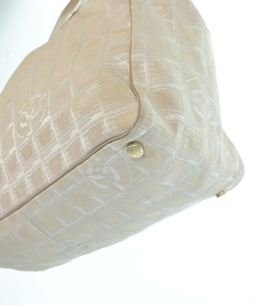 CHANEL กระเป๋าถือขนาดใหญ่