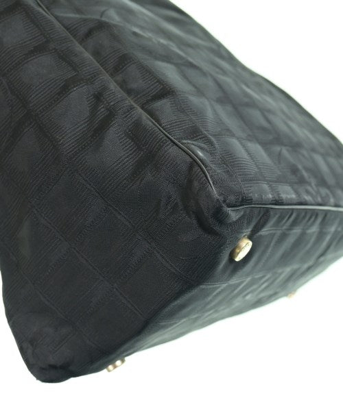 CHANEL กระเป๋าถือ