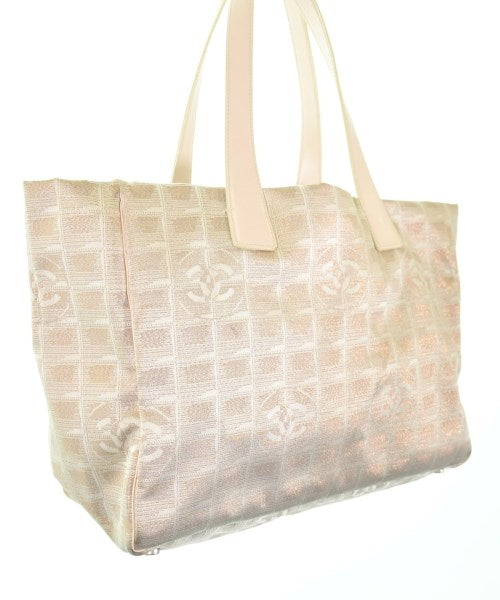 CHANEL กระเป๋าถือ