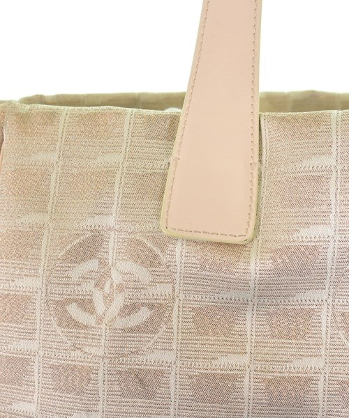 CHANEL กระเป๋าถือ
