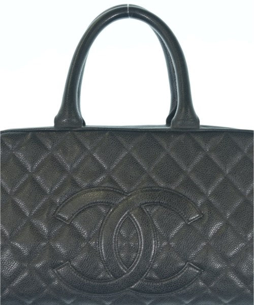 CHANEL กระเป๋าใส่อุปกรณ์ขนาดใหญ่