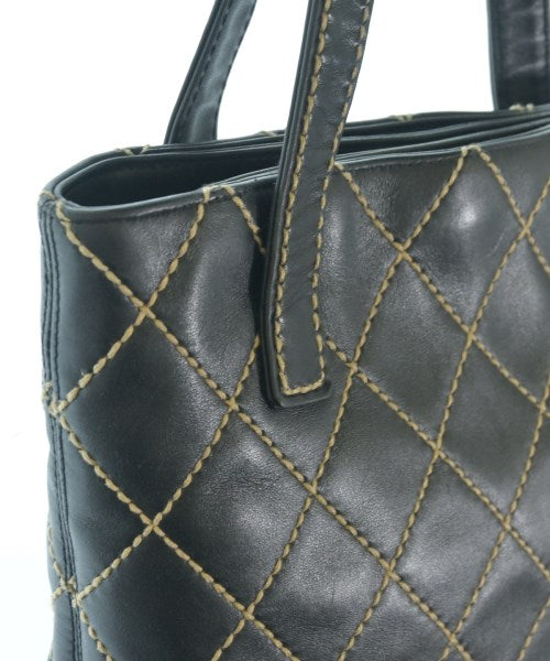 CHANEL กระเป๋าถือขนาดใหญ่