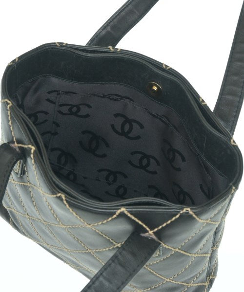 CHANEL กระเป๋าถือขนาดใหญ่