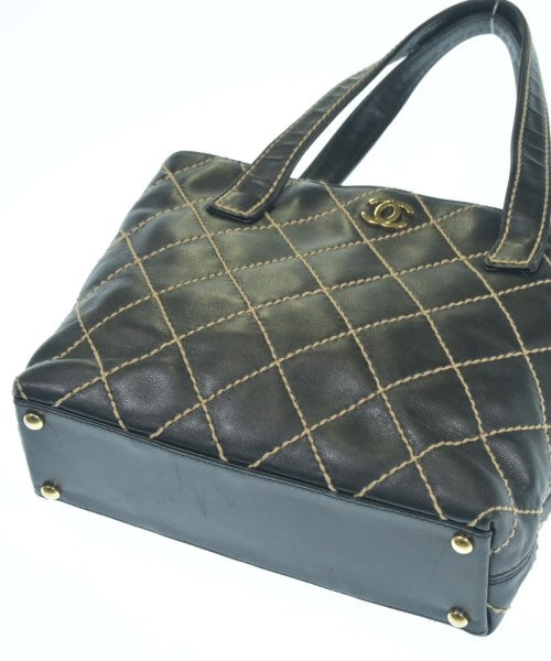CHANEL กระเป๋าถือขนาดใหญ่