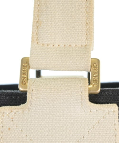 CHANEL กระเป๋าถือขนาดใหญ่