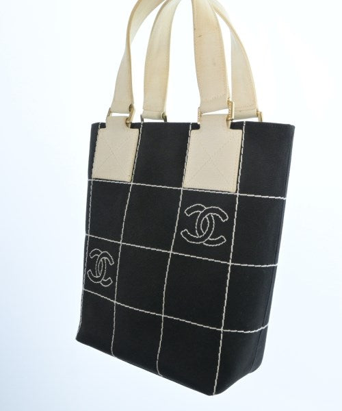 CHANEL กระเป๋าถือขนาดใหญ่