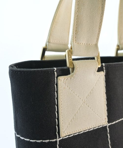 CHANEL กระเป๋าถือขนาดใหญ่