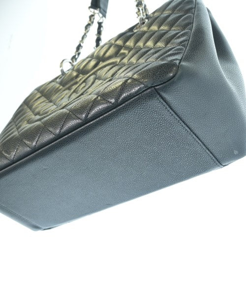 CHANEL กระเป๋าถือขนาดใหญ่