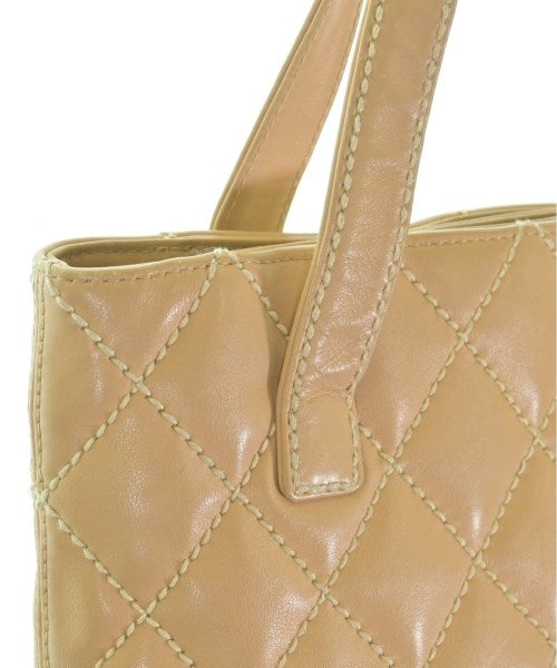 CHANEL กระเป๋าถือขนาดใหญ่