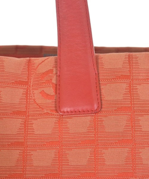 CHANEL กระเป๋าถือขนาดใหญ่