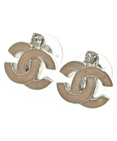 CHANEL เจาะ