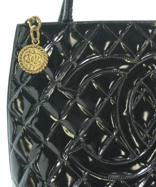CHANEL กระเป๋าถือ