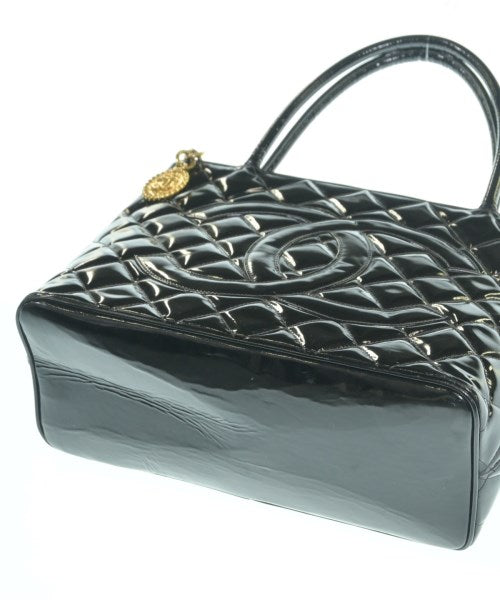 CHANEL กระเป๋าถือ