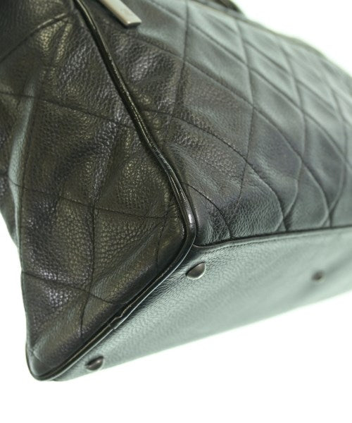 CHANEL กระเป๋าใส่อุปกรณ์ขนาดใหญ่