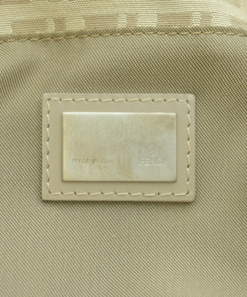 FENDI กระเป๋าถือขนาดใหญ่