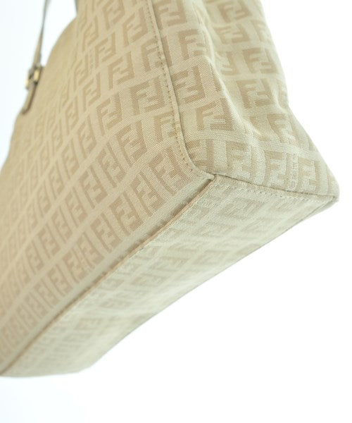 FENDI กระเป๋าถือขนาดใหญ่