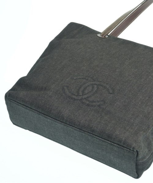 CHANEL กระเป๋าถือขนาดใหญ่