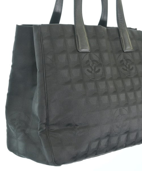 CHANEL กระเป๋าถือขนาดใหญ่