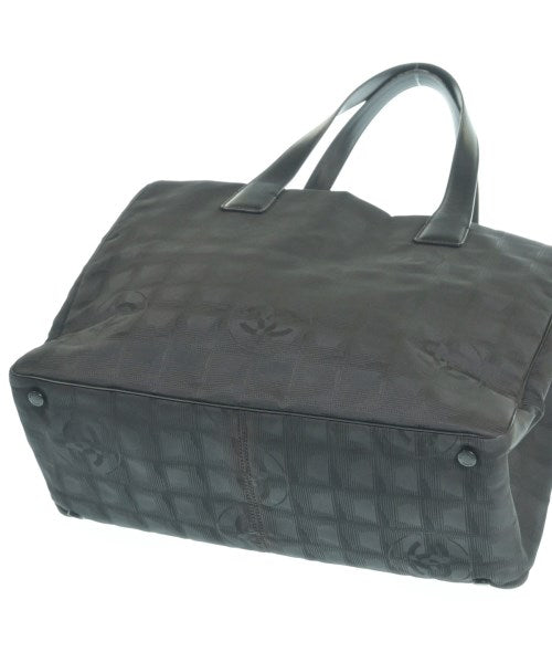 CHANEL กระเป๋าถือขนาดใหญ่