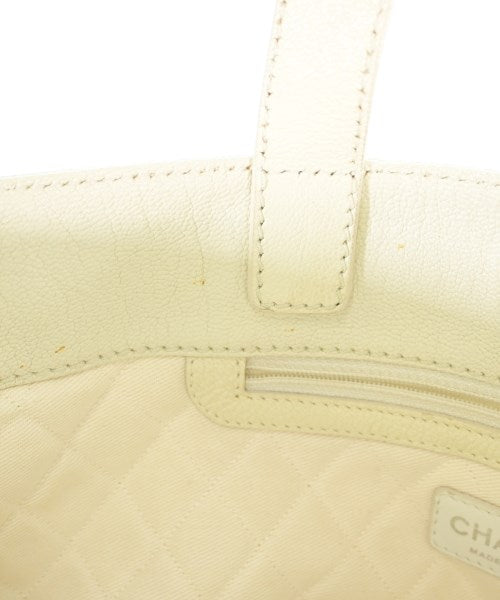 CHANEL กระเป๋าถือขนาดใหญ่