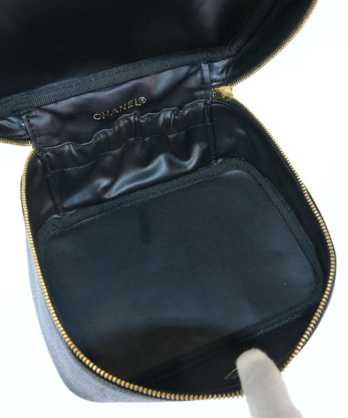 CHANEL กระเป๋าถือ