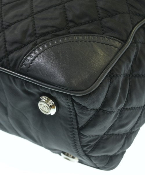 CHANEL กระเป๋าถือขนาดใหญ่