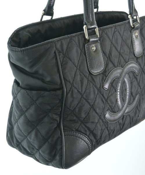 CHANEL กระเป๋าถือขนาดใหญ่