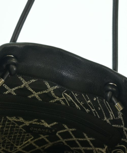 CHANEL กระเป๋าถือขนาดใหญ่