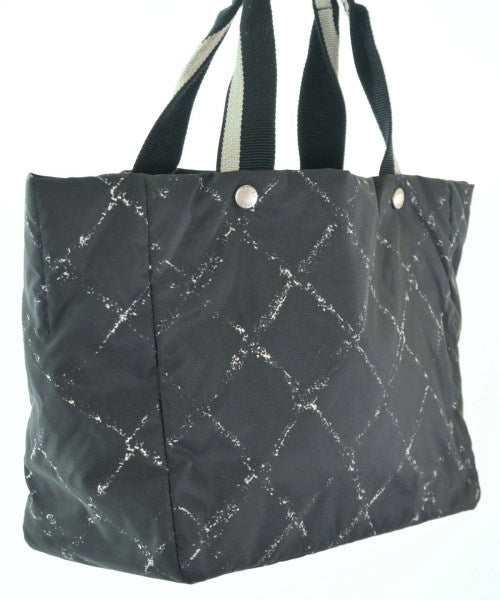 CHANEL กระเป๋าถือขนาดใหญ่