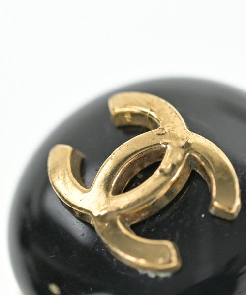 CHANEL เจาะ