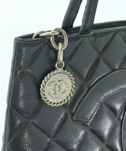 CHANEL กระเป๋าถือขนาดใหญ่