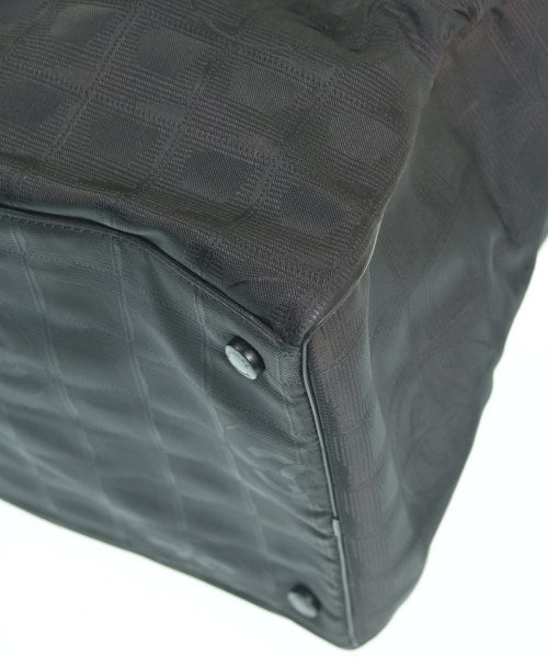 CHANEL กระเป๋าใส่อุปกรณ์ขนาดใหญ่
