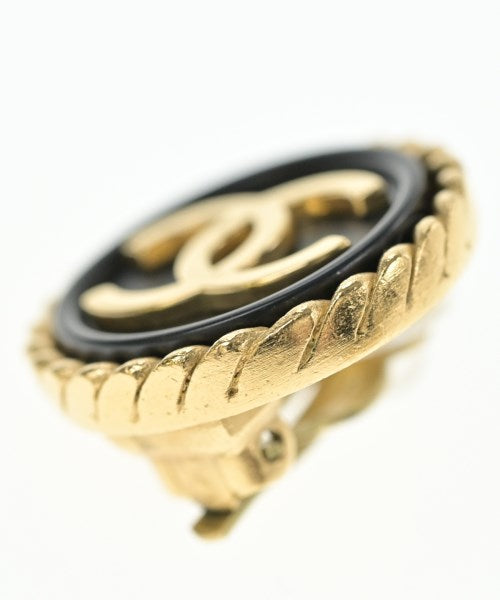 CHANEL เจาะ