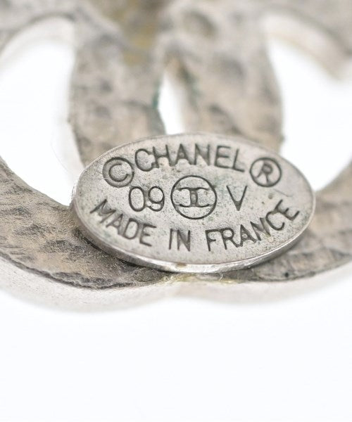CHANEL เจาะ