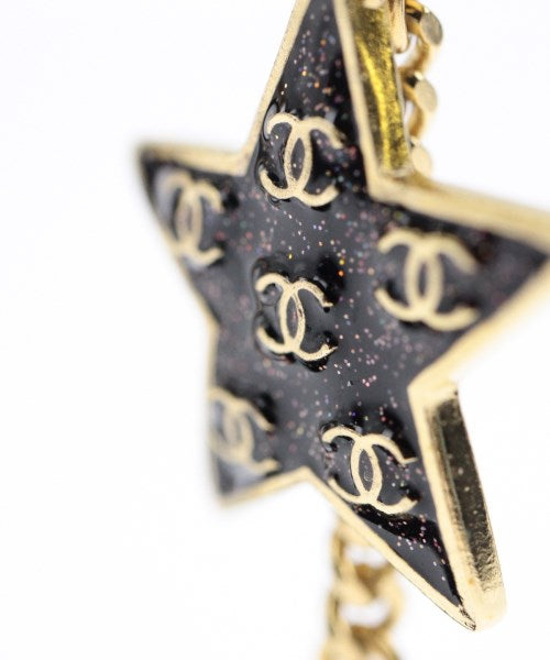 CHANEL เจาะ