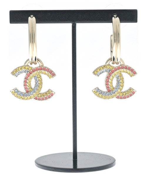 CHANEL เจาะ