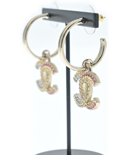 CHANEL เจาะ