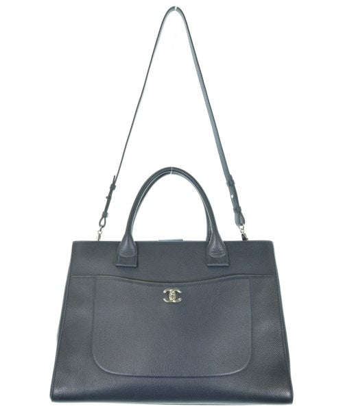 CHANEL กระเป๋าถือขนาดใหญ่