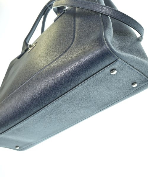 CHANEL กระเป๋าถือขนาดใหญ่