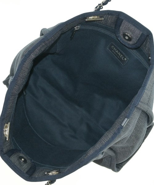 CHANEL กระเป๋าถือขนาดใหญ่