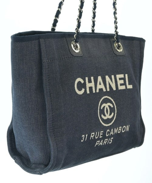 CHANEL กระเป๋าถือขนาดใหญ่