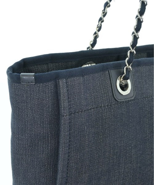 CHANEL กระเป๋าถือขนาดใหญ่