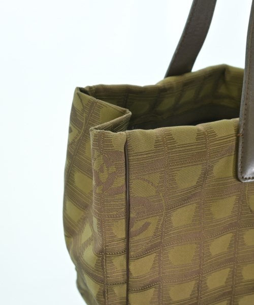 CHANEL กระเป๋าถือขนาดใหญ่