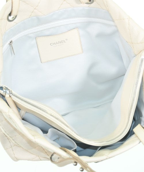 CHANEL กระเป๋าถือขนาดใหญ่