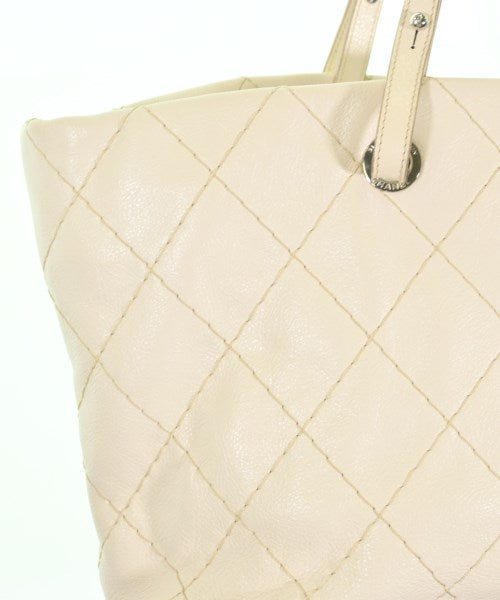 CHANEL กระเป๋าถือขนาดใหญ่