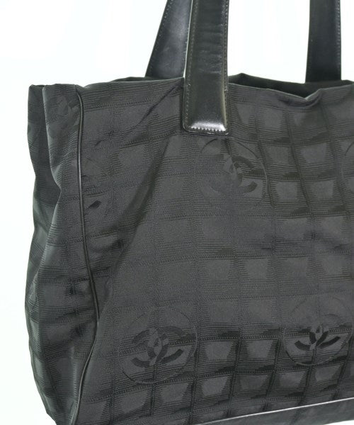CHANEL กระเป๋าถือขนาดใหญ่