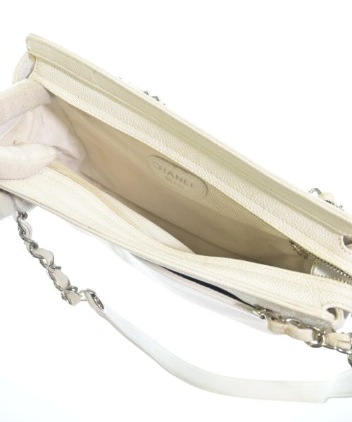 CHANEL กระเป๋าสะพาย