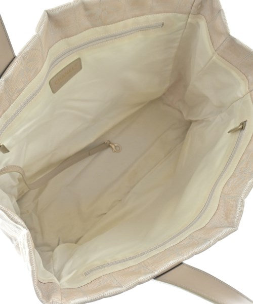 CHANEL กระเป๋าถือขนาดใหญ่